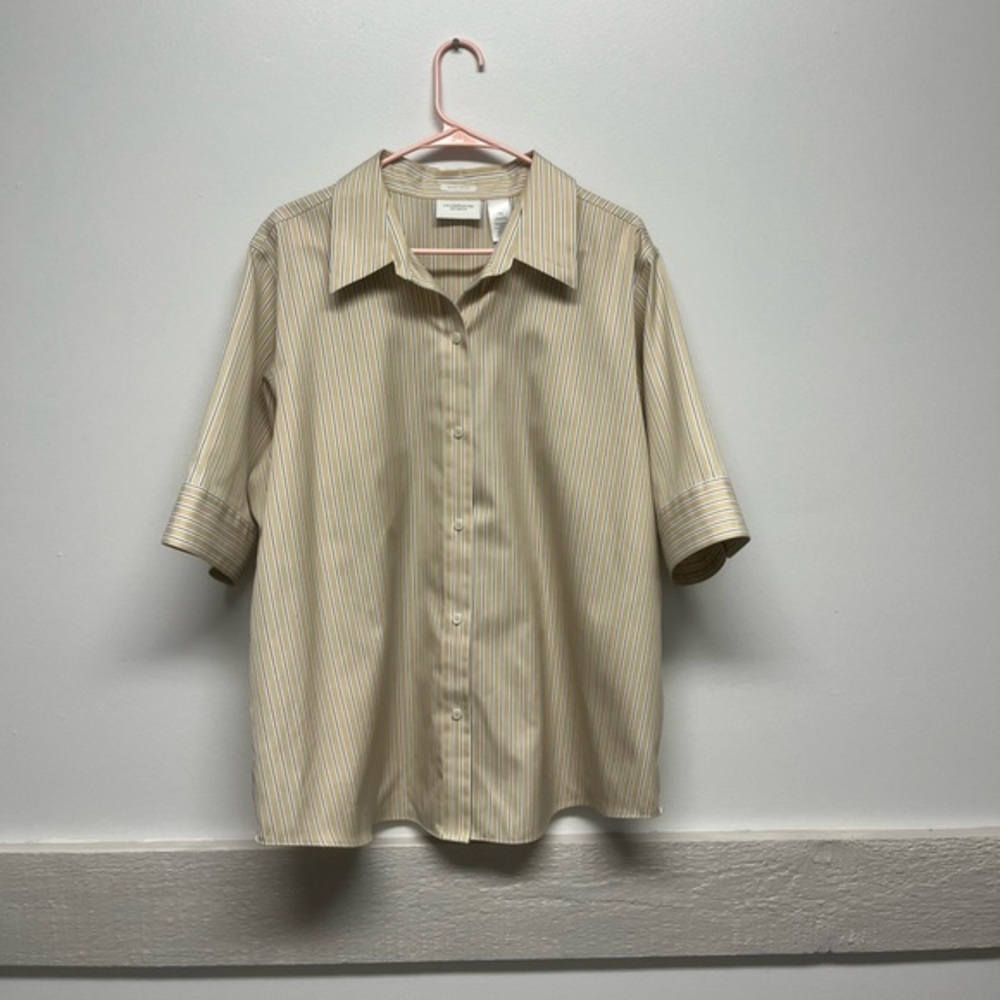 Liz Claiborne No Iron Blouse Top